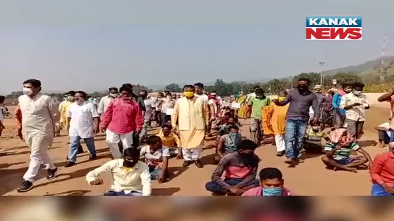  କେନ୍ଦୁଝର ଗନ୍ଧମାର୍ଦ୍ଦନ ଖଣିକୁ ନେଇ ରାଜନୀତି । ନେତାଙ୍କ କଳି ଭିତରେ ଦୁର୍ଦ୍ଦଶା ଭୋଗୁଛନ୍ତିି ଶ୍ରମିକ । ରୋଜଗାର ବନ୍ଦ, ଘରେ ଜଳୁନି ଚୁଲି