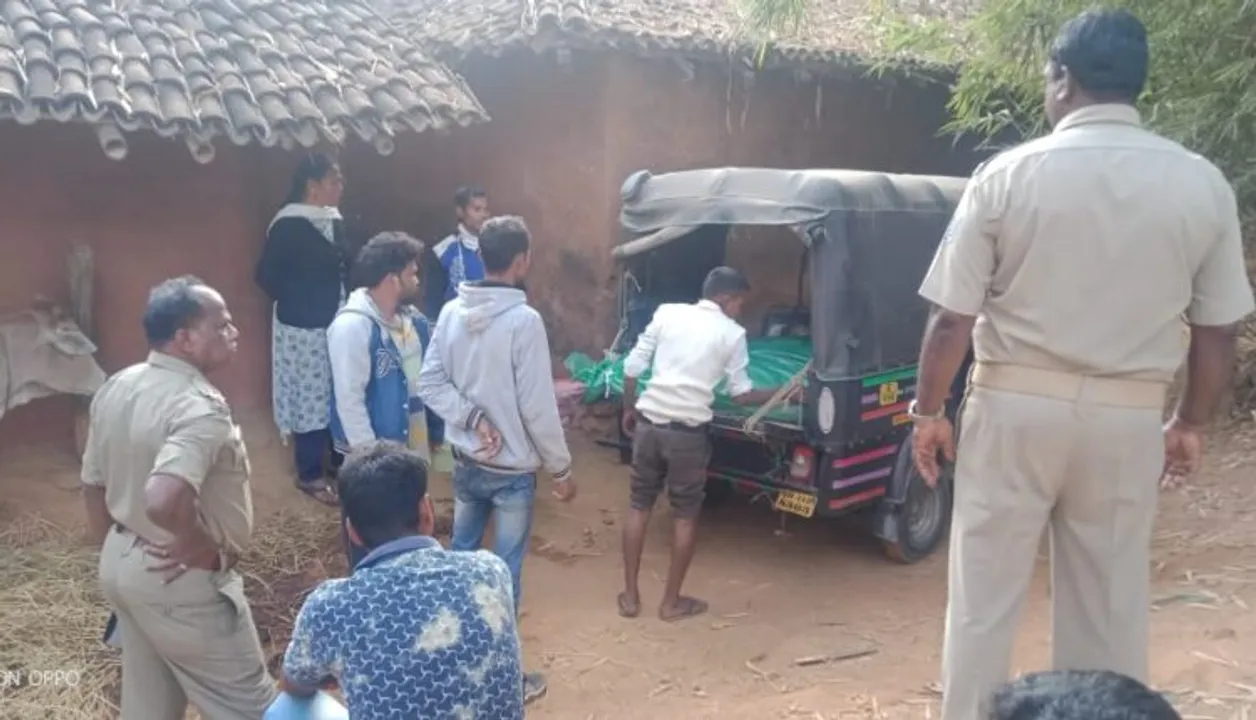  ବାପା-ମା’ଙ୍କୁ ନୃଶଂସ ହତ୍ୟା । ପାରିବାରିକ କଳହରୁ ଶିଳ ଓ ପନିକିରେ ବାପା, ମା’କୁ ହତ୍ୟା କଲା ପୁଅ । 