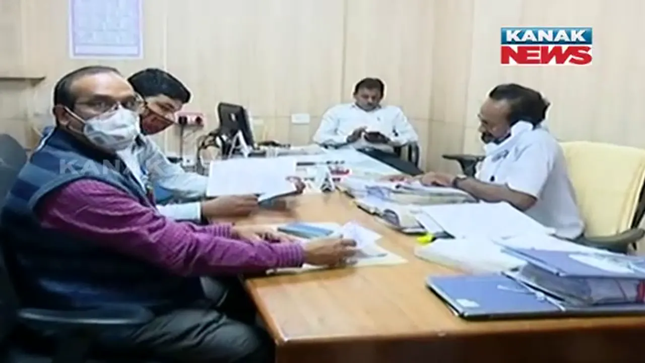  ଭୁବନେଶ୍ୱର, ବ୍ରହ୍ମପୁର, ସମ୍ବଲପର, ଅନୁଗୁଳରେ ଏକା ସାଙ୍ଗରେ ଚାଲିଛି ଯାଞ୍ଚ । ଅଭୟକାନ୍ତଙ୍କ ଆର୍ଥିକ କାରବାର ନେଇ ଭିଜିଲାନ୍ସର ଖୋଳତାଡ