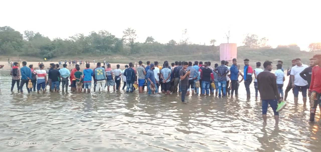  କାଳ ହେଲା ବଣଭୋଜି । କୋଏଲ ନଦୀରେ ଗାଧୋଉଥିବା ବେଳେ ବୁଡିଗଲେ ୨ ଯୁବକ । ଜଣେ ମୃତ, ଜଣେ ଗୁରୁତର ।