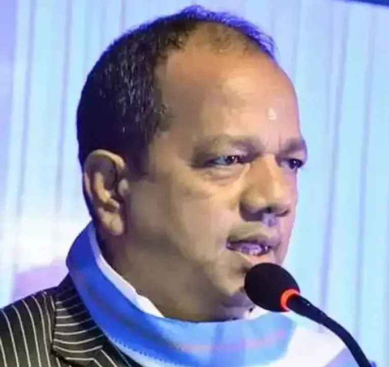  ପଶ୍ଚିମବଙ୍ଗ ମନ୍ତ୍ରୀ ଜାକିର ହୁସେନଙ୍କ ଉପରେ ବୋମାମାଡ ଘଟଣା । ସିଆଇଡି ହାତକୁ ଗଲା ତଦନ୍ତ ଦାୟିତ୍ୱ । ମେଡିକାଲରେ ଜାକିରଙ୍କୁ ଭେଟିଲେ ମୁଖ୍ୟମନ୍ତ୍ରୀ ମମତା ବାନାର୍ଜୀ