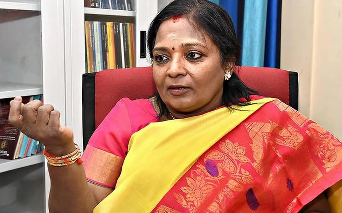  କିରଣ ବେଦୀଙ୍କ ବିଦାୟ ପରେ ତାମିଲି ସାଇ ହେଲେ ପୁଡୁଚେରୀ ରାଜ୍ୟପାଳ । ମୁଖ୍ୟମନ୍ତ୍ରୀ ନାରାୟଣ ସ୍ୱାମୀଙ୍କ ଉପସ୍ଥିତିରେ କଲେ ଦାୟିତ୍ୱ ଗ୍ରହଣ