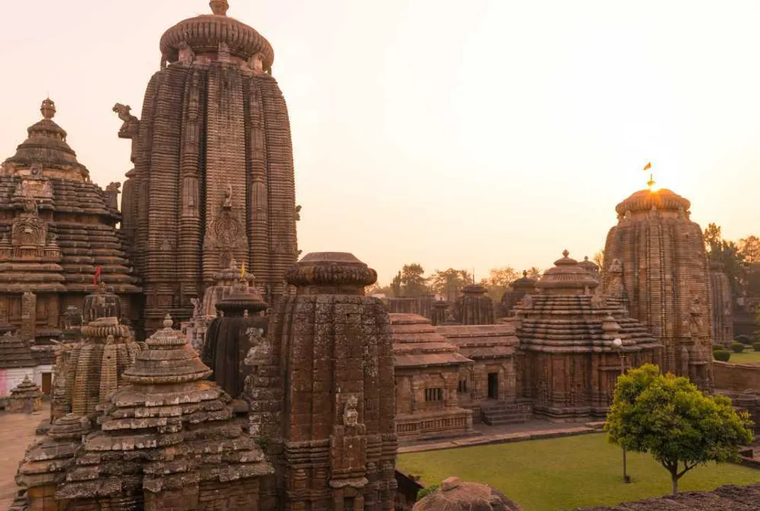  ଲିଙ୍ଗରାଜ ମନ୍ଦିର ମରାମତିରେ ଏଏସଆଇର ଅବହେଳା । ଗର୍ଭଗୃହ ଦ୍ୱାରବନ୍ଧର ଫାଟ ମେଲି ଆଁ କଲାଣି, ଏଯାଏଁ ଅନୁଧ୍ୟାନ କରୁଛି ଏଏସଆଇ ।