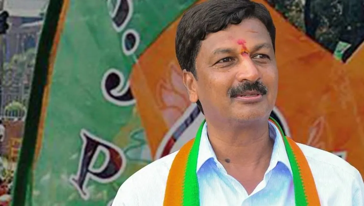  ସେକ୍ସ ସ୍କାଣ୍ଡାଲ ଅଭିଯୋଗ ପରେ କର୍ଣ୍ଣାଟକ ରାଜନୀତିରେ ଭୂକମ୍ପ । ବିରୋଧ ତେଜିବା ପରେ ପଦ ଛାଡିଲେ ମନ୍ତ୍ରୀ ରମେଶ ଜାରକୋହଲି ।