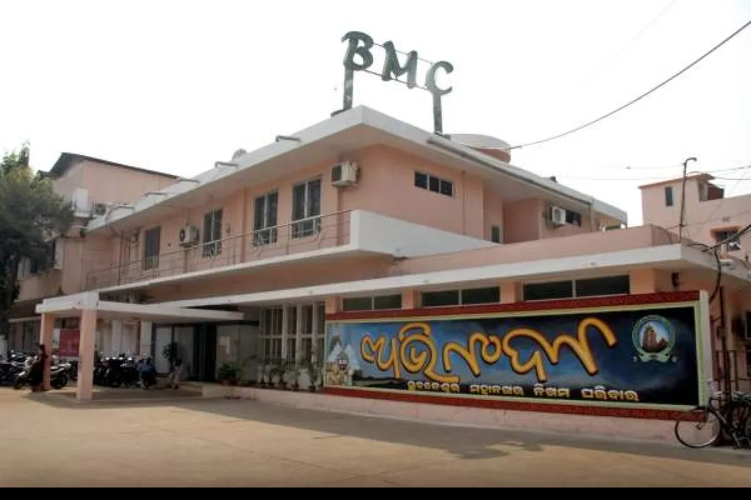  ସ୍ଥଗିତ ରହିଲା ବିଏମସିର ବର୍ଦ୍ଧିତ ହୋଲ୍ଡିଂ ଟ୍ୟାକ୍ସ । ହାଇକୋର୍ଟରେ ମାମଲା ଥିବାରୁ ପରବର୍ତ୍ତୀ ନିଷ୍ପତି ଆସିବା ଯାଏଁ ଟ୍ୟାକ୍ସ ସ୍ଥଗିତ ରଖିବାକୁ ମୁଖ୍ୟମନ୍ତ୍ରୀଙ୍କ ନିର୍ଦ୍ଦେଶ ।