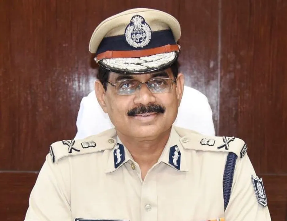  ପୋଲିସ ସେବାରୁ ଅବସର ନେଲେ ସତ୍ୟଜିତ୍ ମହାନ୍ତି । ଆଜି ଗ୍ରହଣ କରିବେ ନୂଆ ଦାୟିତ୍ୱ