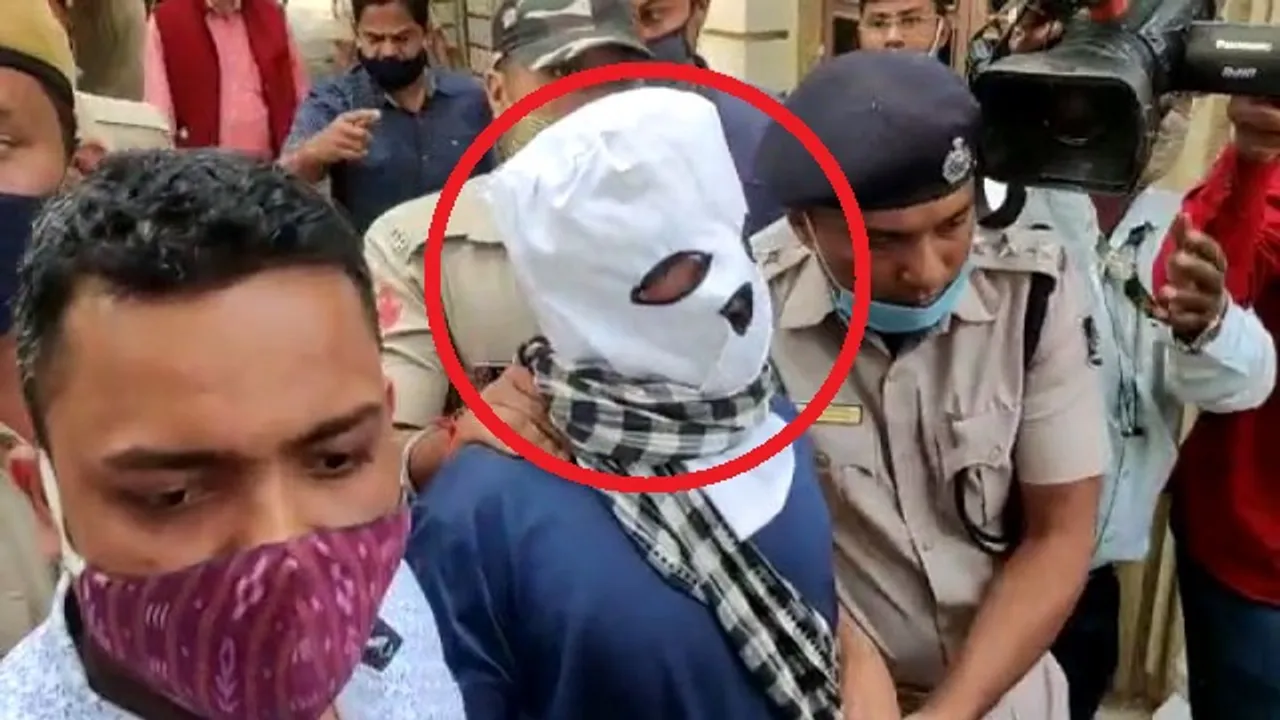 CBI କାର୍ଯ୍ୟାଳୟରେ ବିବନ ବିଶ୍ୱାଳକୁ ଜେରା । ରିମାଣ୍ଡର ଶେଷ ଦିନରେ ଅଧିକ ଖୋଳତାଡ କରୁଛି କେନ୍ଦ୍ରୀୟ ଯାଞ୍ଚ ଏଜେନ୍ସି, ସକାଳୁ ଘଟଣାସ୍ଥଳକୁ ନେଇ ସିନ ରିକ୍ରିଏସନ କରିଥିଲା ସିବିଆଇ ।