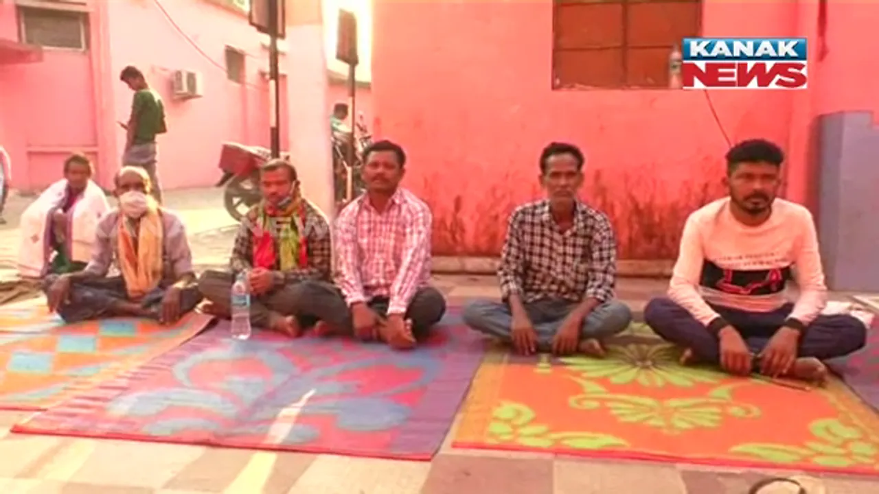  ବଲାଙ୍ଗିର ମେଡିକାଲ କଲେଜରୁ ଆସିଲା ଅଭାବନୀୟ ଦୃଶ୍ୟ । ଅଲଟ୍ରା ସାଉଣ୍ଡ ପାଇଁ ଦିନକ ଆଗରୁ ଲାଗୁଛି ଲାଇନ୍।