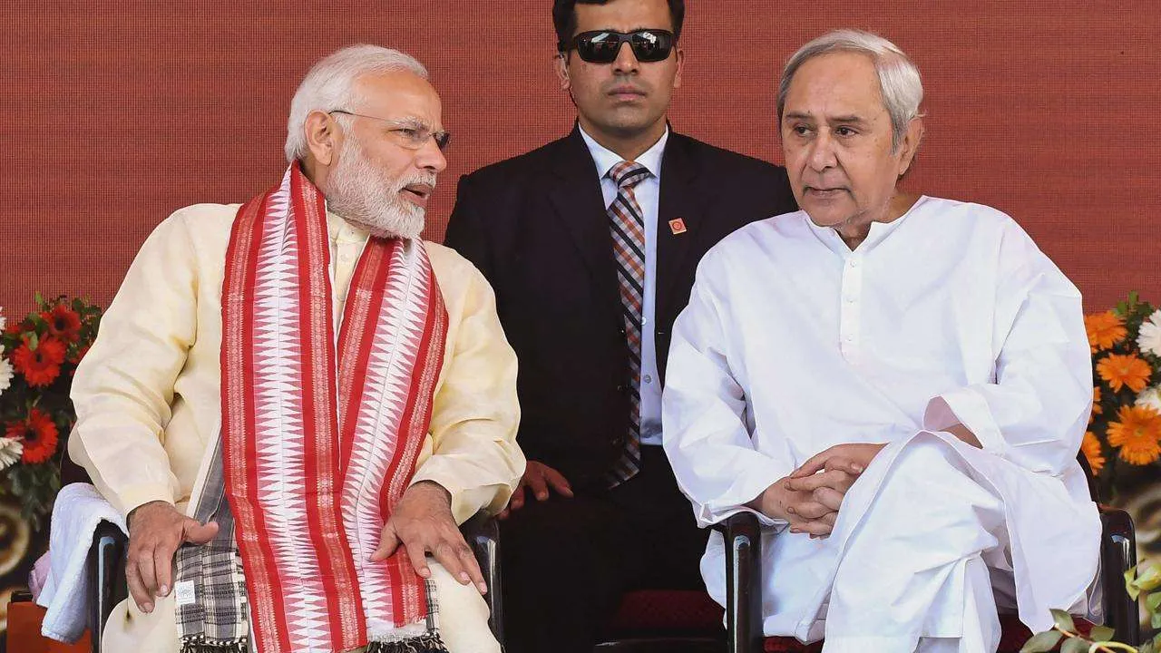  ମହାମାରୀ ବେଳେ ମୋଦିଙ୍କ ସହ କଥା ହେଲେ ନବୀନ । କହିଲେ ଯୁଦ୍ଧ ଭଳି ସ୍ଥିତି ସୃଷ୍ଟି କରିଛି କରୋନା, ସମସ୍ତ ପ୍ରକାର ସହାୟତା କରିବ ଓଡ଼ିଶା । 