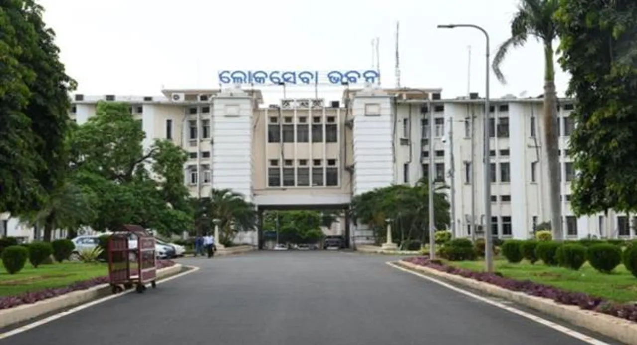  କରୋନା ମୁକାବିଲା ପାଇଁ ପଶ୍ଚିମ ଓଡିଶା ଗଲେ ୧୨ ଓଏଏସ ଅଧିକାରୀ । ୫ ଜିଲ୍ଲାର ଦାୟିତ୍ୱ ନ୍ୟସ୍ତ କଲେ ରାଜ୍ୟ ସରକାର