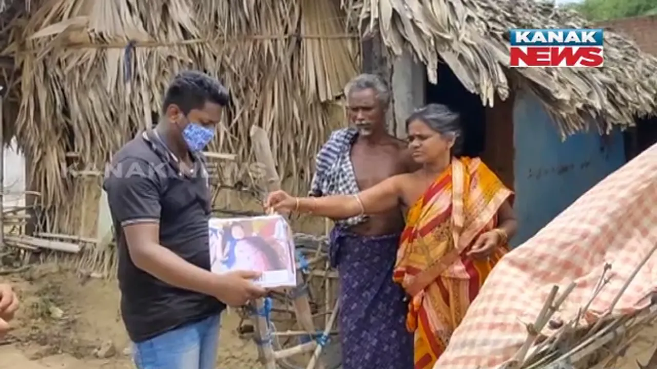  ଏବେ ବି ବଂଚିଛି ମାନବିକତା । କୁନି ଝିଅ ସୋନାଲିକୁ ସୁସ୍ଥ କରିବା ପାଇଁ ସହାୟତା ମାଗିଛନ୍ତି ଯୁବଗୋଷ୍ଠୀ ।