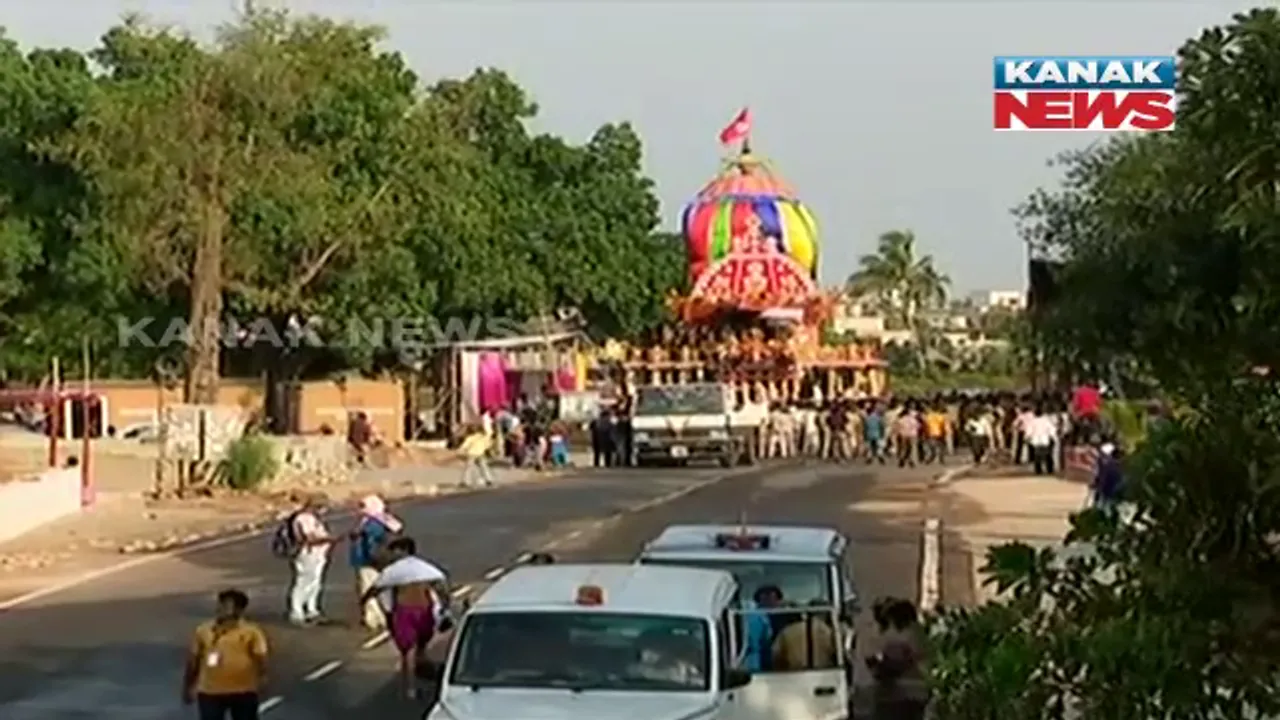  ଶେଷ ହୋଇପାରିଲାନି ଲିଙ୍ଗରାଜଙ୍କ ରୁକୁଣା ରଥ ଟଣା । ଗୋସାଗରେଶ୍ୱର ଛକରେ ଅଟକିଲା ରୁକୁଣା ରଥ ।