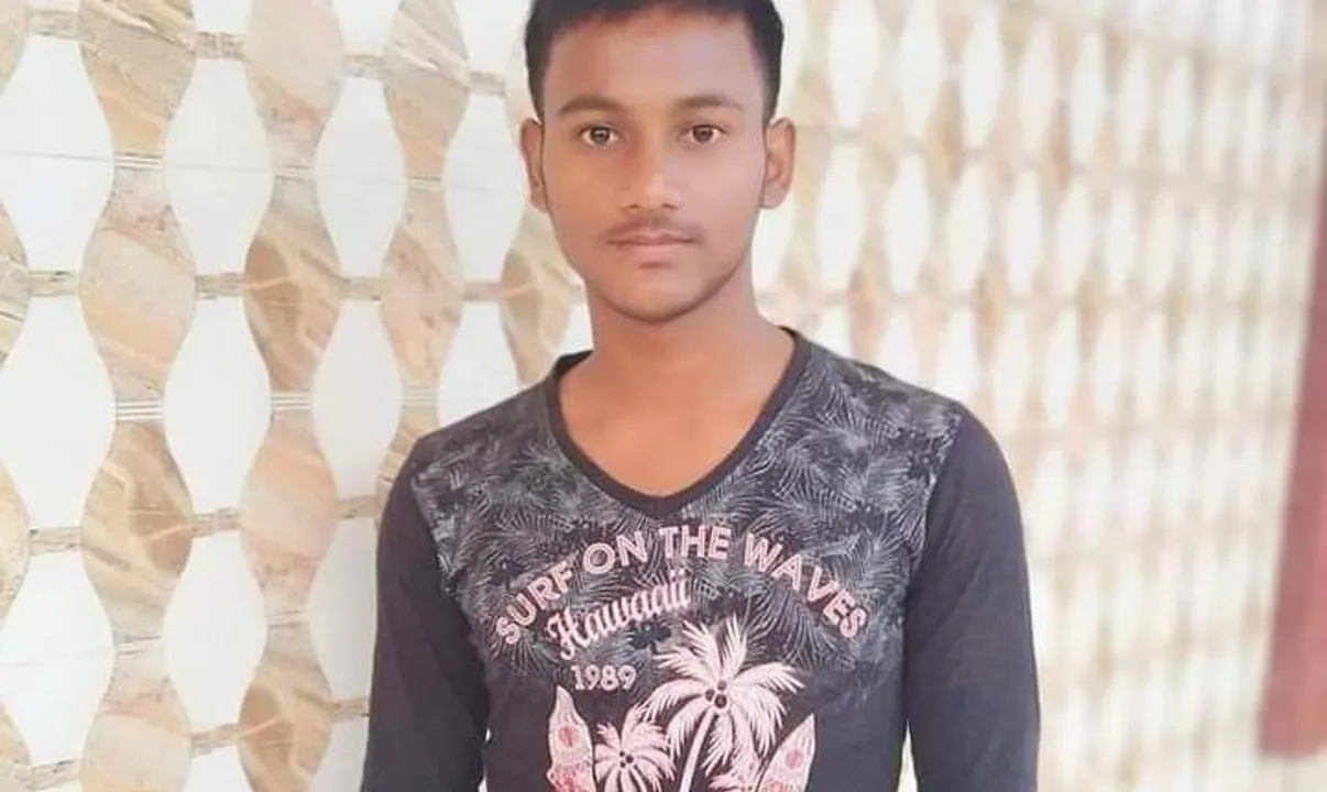  ପୋଲିସ ପାଟ୍ରୋଲିଂ ଦେଖି ଅନ୍ଧାରରେ ଦୌଡିଲେ ଛାତ୍ର । କୂଅରେ ପଡିବାରୁ ଚାଲିଗଲା ଜୀବନ ।