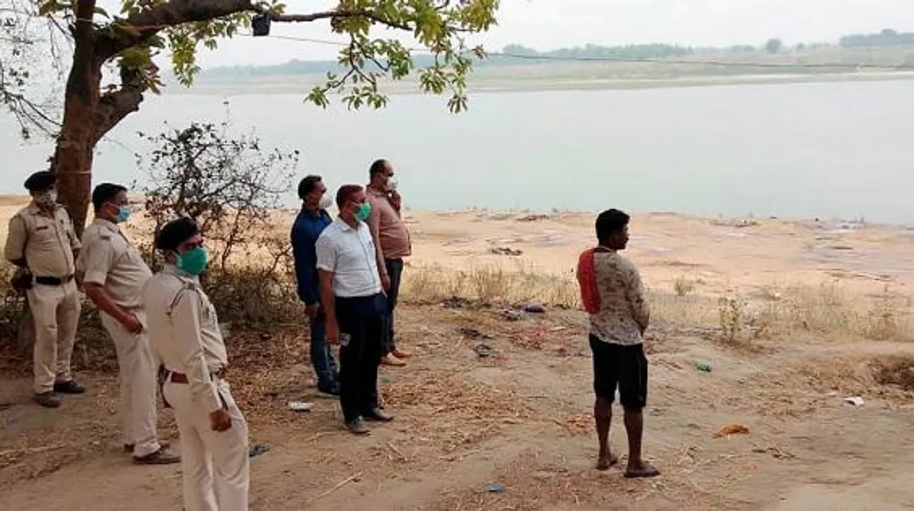  ଗଙ୍ଗାରେ ଭାସୁଛି ଶବ । ସ୍ଥାନୀୟ ଅଞ୍ଚଳରେ ଆତଙ୍କ, ସଂକ୍ରମିତ ହୋଇପାରେ କି ନଦୀ ଜଳ?