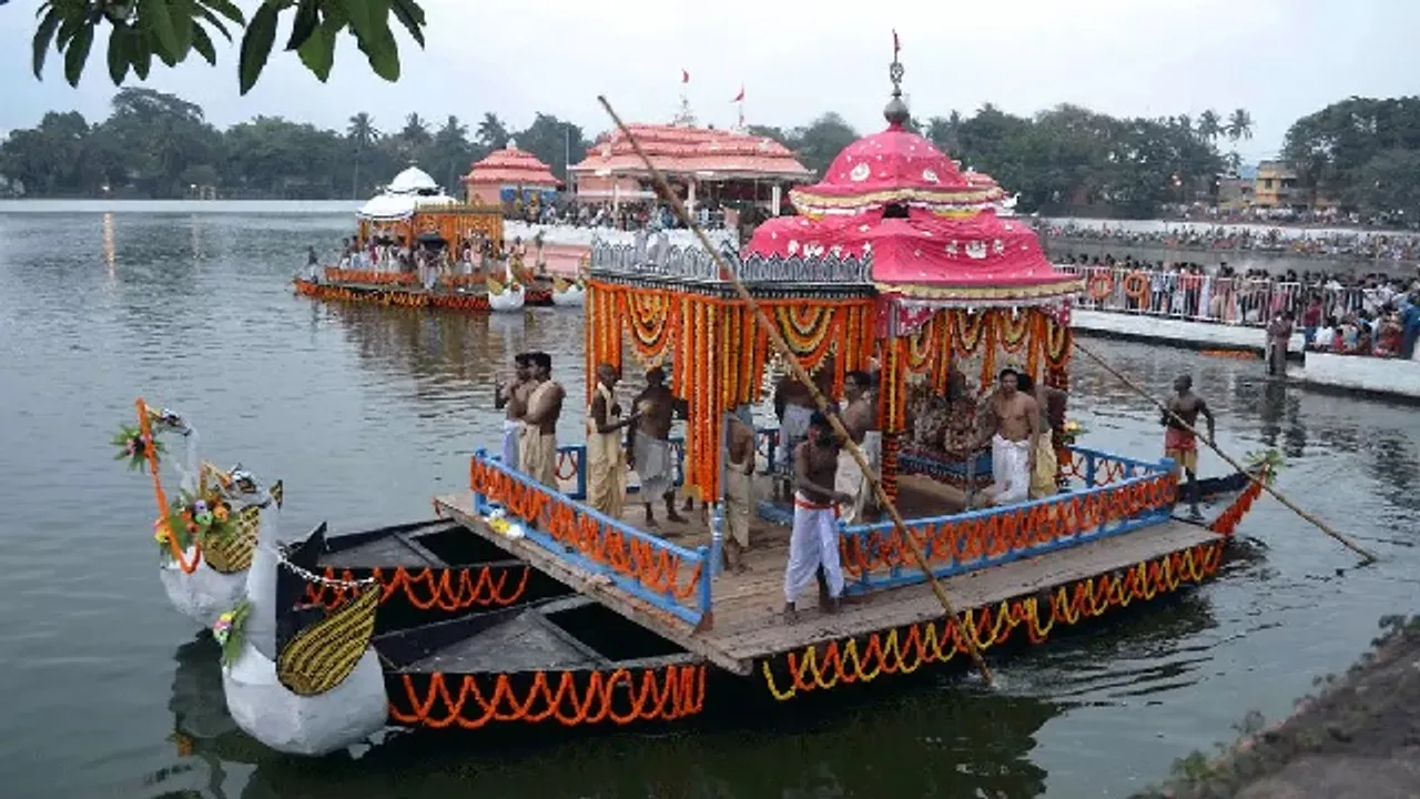  ନରେନ୍ଦ୍ର ପୁଷ୍କରଣୀରେ ଚାପ ଖେଳିଲେ ଠାକୁର । କରୋନା କଟକଣା ଭିତରେ ପାଳନ କରାଗଲା ପରମ୍ପରା । ରଥ ନିର୍ମାଣ ପାଇଁ ବିଜେ ହେଲା ଆଜ୍ଞା ମାଳ ।