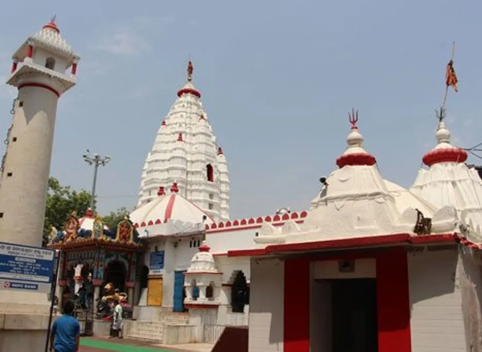  ଆସନ୍ତାକାଲିଠାରୁ ବନ୍ଦ ରହିବ ମା’ ସମଲେଶ୍ୱରୀଙ୍କ ପୀଠ : କୋଭିଡ ସଂକ୍ରମଣ ଓ ଲକଡାଉନକୁ ଦୃଷ୍ଟିରେ ରଖି ନିଆଗଲା ନିଷ୍ପତ୍ତି
