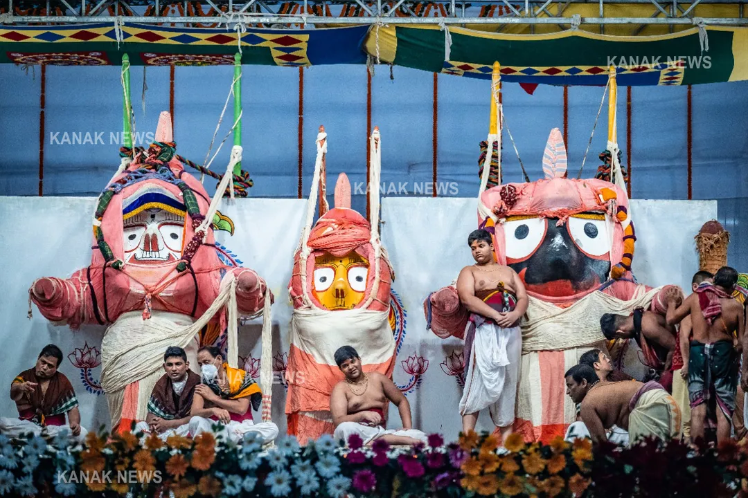  ସ୍ନାନଯାତ୍ରାରେ ଛେରା ପହଁରା କରିବେନି ଗଜପତି ମହାରାଜ : ଗଜପତିଙ୍କ ପ୍ରତିନିଧି ମୁଦିରସ୍ତ କରିବେ ଛେରା ପହଁରା