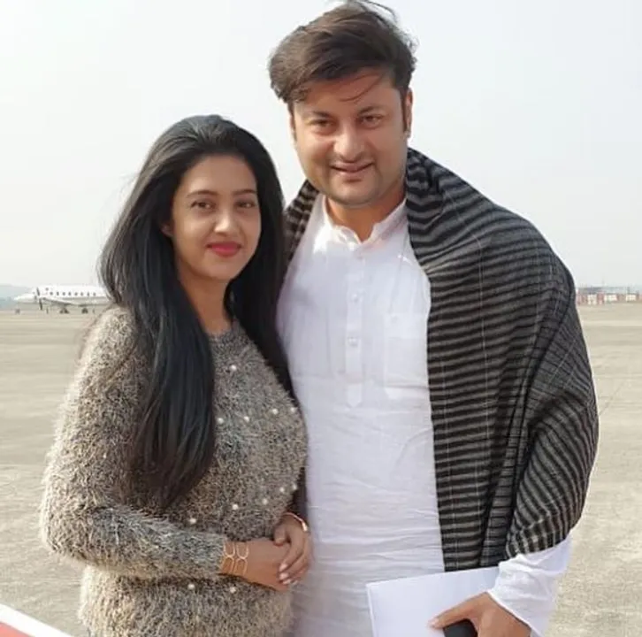  ଥମୁନି ବର୍ଷା-ଅନୁଭବ ବିବାଦ : ଫ୍ୟାମିଲି କୋର୍ଟ ମଧ୍ୟସ୍ଥତା କେନ୍ଦ୍ରକୁ ଆସିଲେ ଅନୁଭବ, ବର୍ଷା ଅନୁପସ୍ଥିତ