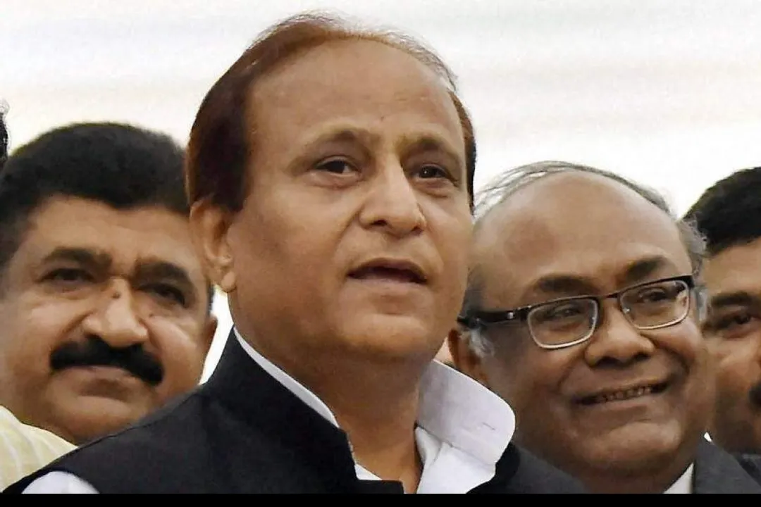  ଜେଲରେ ବନ୍ଦ ଥିବା ଆଜମ୍ ଖାନ ଗୁରୁତର । ଜେଲରେ ପହଂଚି ଚିକିତ୍ସା କରୁଛନ୍ତି ଡାକ୍ତରୀ ଦଳ । ହସ୍ପିଟାଲ ସ୍ଥାନାନ୍ତର କରିବାକୁ ପ୍ରସ୍ତୁତି