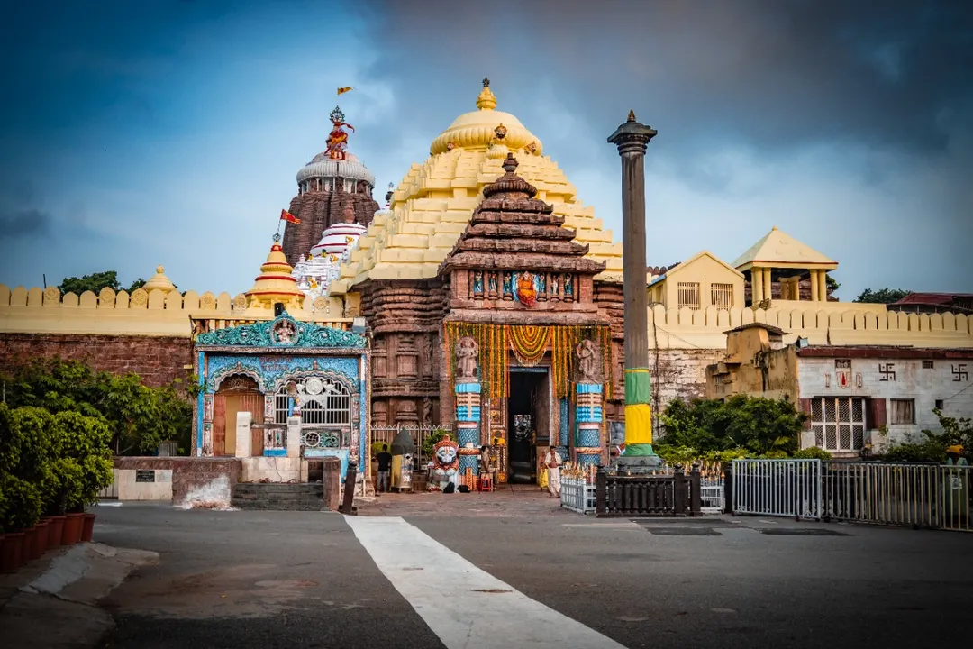  କରୋନା କଟକଣା ଭିତରେ ମହାପ୍ରଭୁଙ୍କୁ ଦର୍ଶନ କରୁଛନ୍ତି ଭକ୍ତ । ଗହଳି ନିୟନ୍ତ୍ରଣ ପାଇଁ ବଡଦାଣ୍ଡରେ ହୋଇଛି ବ୍ୟାରିକେଡ ବ୍ୟବସ୍ଥା ।