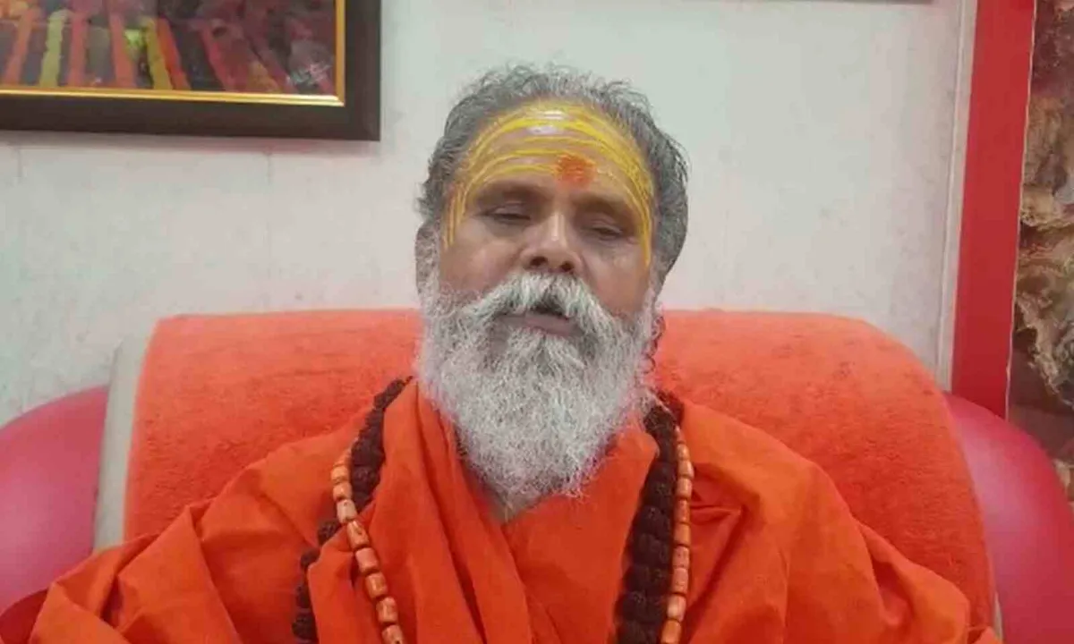  ଅଖାଡା ପରିଷଦର ଅଧ୍ୟକ୍ଷ ମହନ୍ତ ନରେନ୍ଦ୍ର ଗିରିଙ୍କ ସନ୍ଦେହଜନକ ମୃତ୍ୟୁ । କୋଠରୀ ଭିତରୁ ମିଳିଲା ସୁଇସାଇଡ୍ ନୋଟ ।
