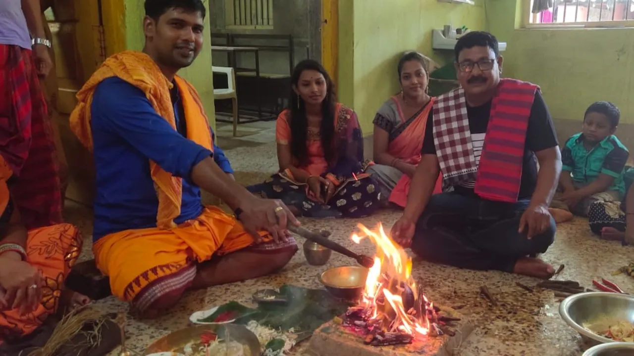  ଗଜାନନଙ୍କ ହୋମରେ କର୍ତ୍ତା ସାଜିଲେ ମୁସଲମାନ ଯୁବକ । ବାଣ୍ଟିଲେ ଭାଇଚାରାର ବାର୍ତ୍ତା । 