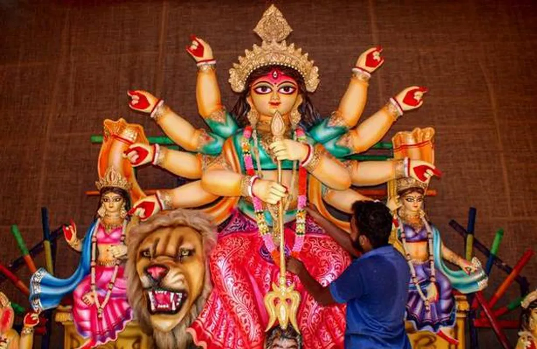  ଆଜି ବିଜୟା ଦଶମୀ । କୋଭିଡ ସ୍ଥିତି ଯୋଗୁଁ କମିଛି ପାର୍ବଣର ମାହୋଲରେ ଚାକଚକ୍ୟ