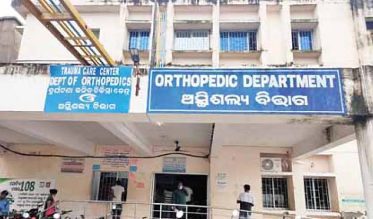  ନାହିଁ ଇକୋ ମେସିନ୍, ବିନା ଆଇସିୟୁରେ ଚାଲିଛି ଟ୍ରମା ୟୁନିଟ୍ । ଏମିତି ଚାଲିଛି ବାଲେଶ୍ୱର ବଡ ଡାକ୍ତରଖାନାରେ ଚିକିତ୍ସା ବ୍ୟବସ୍ଥା