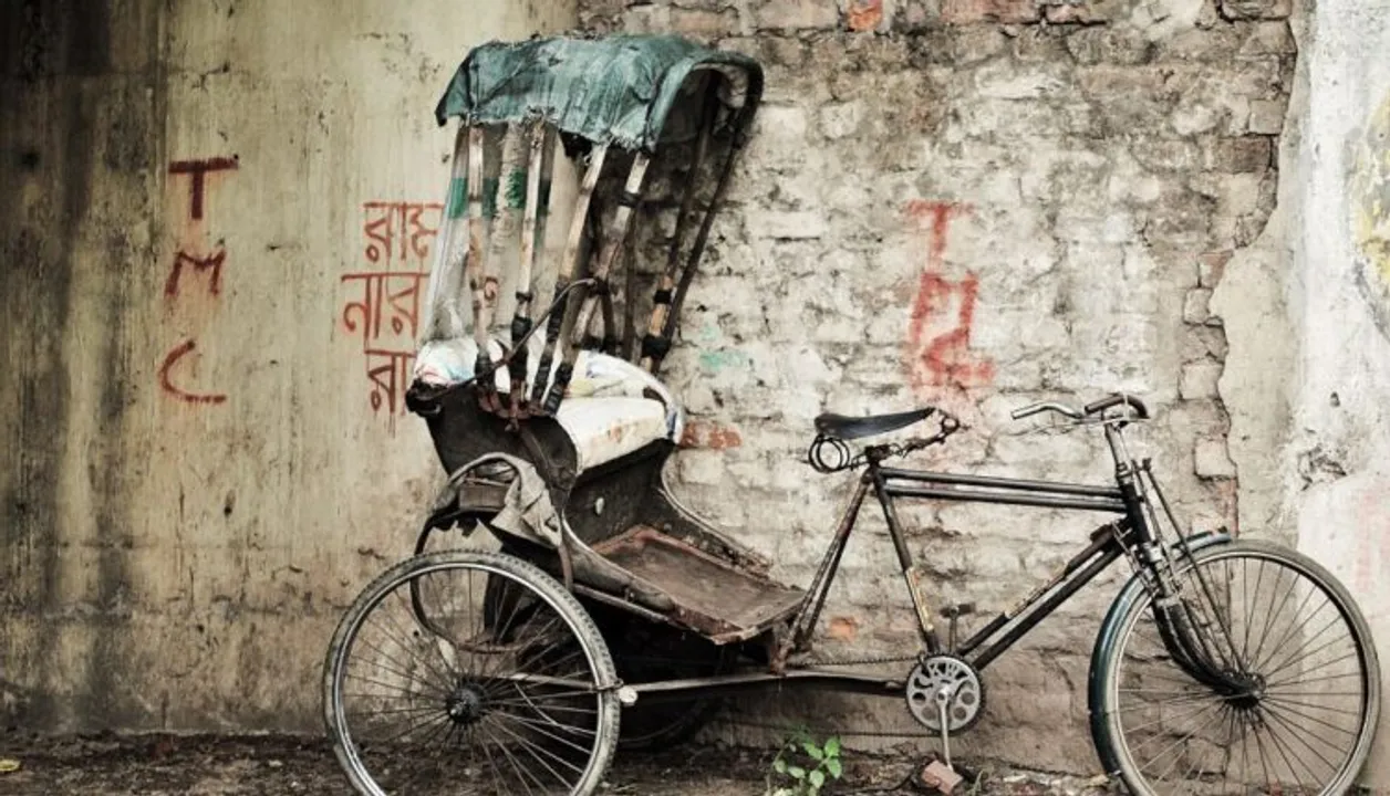  ରିକ୍ସା ଚାଳକଙ୍କୁ ଆସିଲା ନୋଟିସ । ୩ କୋଟି ଟଙ୍କା ଟ୍ୟାକ୍ସ ଭରିବାକୁ କହିଲା ଆୟକର ବିଭାଗ ।