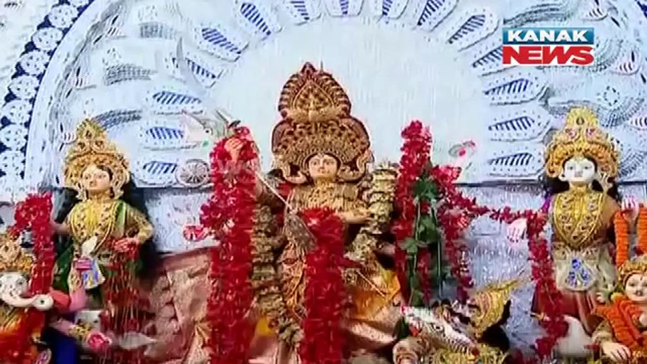  କରୋନା କଟକଣା ଭିତରେ ନବମୀ ପୂଜା: ପୂଜା ମଣ୍ଡପରେ ଭକ୍ତିମୟ ପରିବେଶ