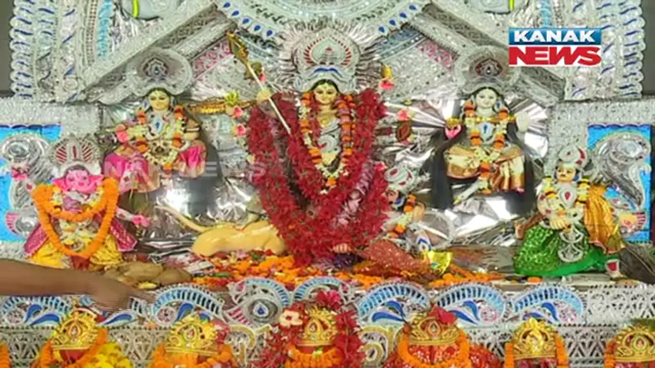  କଟକଣା ଭିତରେ ସରିଗଲା ଦଶହରା: ବିଜୟା ଦଶମୀରେ ବି ମଣ୍ଡପକୁ ଯାଇପାରିଲେନି ଭକ୍ତ