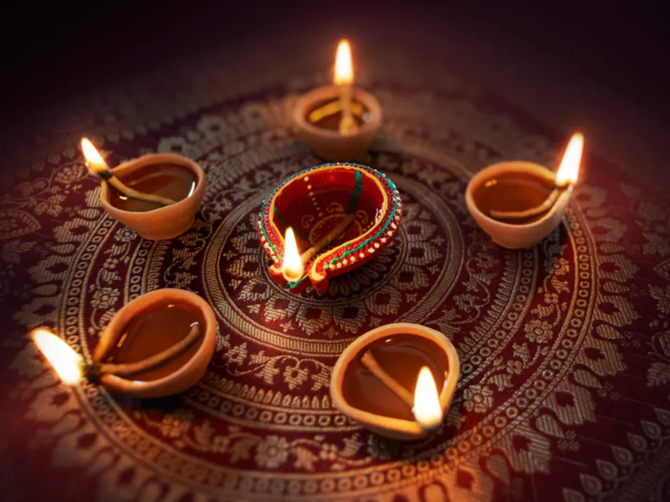  ଦୀପାବଳି ପାଇଁ ଗାଇଡଲାଇନ୍ ଆଣିଲେ ରାଜ୍ୟ ସରକାର । କେବଳ ଫୁଟିବ ସବୁଜ ବାଣ, ରାତି ୮ଟାରୁ ୧୦ଟା ବାଣ ଫୁଟାଇବାକୁ ଅନୁମତି ।