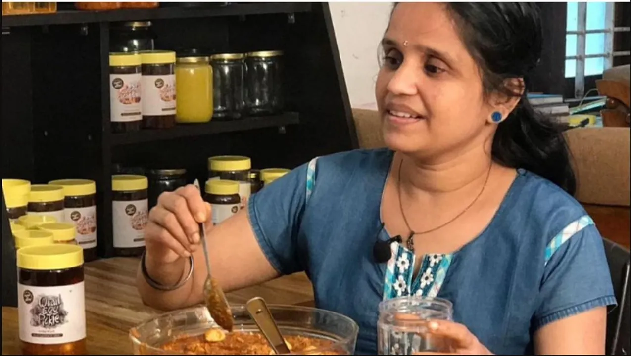  ଚାକିରି ମିଳିଲାନି... ଗୀତାଙ୍କୁ ମାସିକ ୪୦ ହଜାର ଟଙ୍କା ରୋଜଗାର ଦେଉଛି ସ୍ୱାଦିଷ୍ଟ ଅଣ୍ଡା ଚାଟ୍