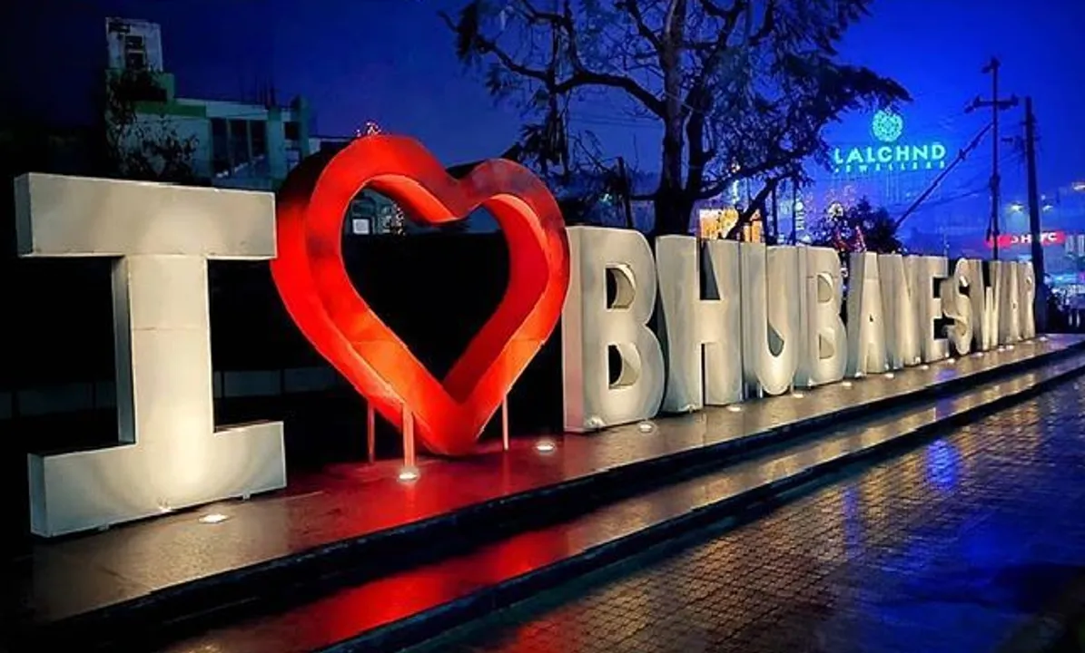  ଅପରାଧର ପେଣ୍ଠସ୍ଥଳ ପାଲଟିଲାଣି ରାଜଧାନୀ ଭୁବନେଶ୍ୱର । ୩ ବର୍ଷରେ ଗଡିଲାଣି ୧୨୦ ମୁଣ୍ଡ, ଜାଣନ୍ତୁ କେଉଁ ଥାନାରେ ସର୍ବାଧିକ ରୁଜୁ ହୋଇଛି ହତ୍ୟା ମାମଲା ।