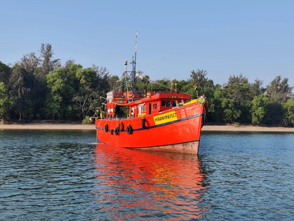  ଅସ୍ତରଙ୍ଗ ଦେବୀମୁହାଣ ନିଷିଦ୍ଧାଞ୍ଚଳରୁ ମାଛ ଧରିବା ପଡ଼ିଲା ମହଙ୍ଗା : ୪ ଟ୍ରଲରକୁ ଜବତ କଲା କୋଷ୍ଟଗାର୍ଡ ଓ ମତ୍ସ୍ୟବିଭାଗ, ୩୦ ମତ୍ସ୍ୟଜୀବୀ ଅଟକ