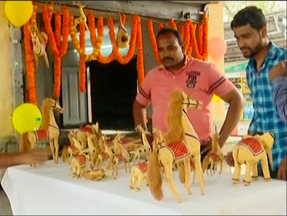  ବାଲେଶ୍ୱର ଏବଂ ଜଳେଶ୍ୱର ରେଳ ଷ୍ଟେସନରେ ଖୋଲାଯାଇଛି ସେଲସ ହବ୍  ।  ହାତ ତିଆରି ସାମଗ୍ରୀ ଓ କାରିଗରଙ୍କୁ ମିଳିବ ନୂଆ ପରିଚୟ ।