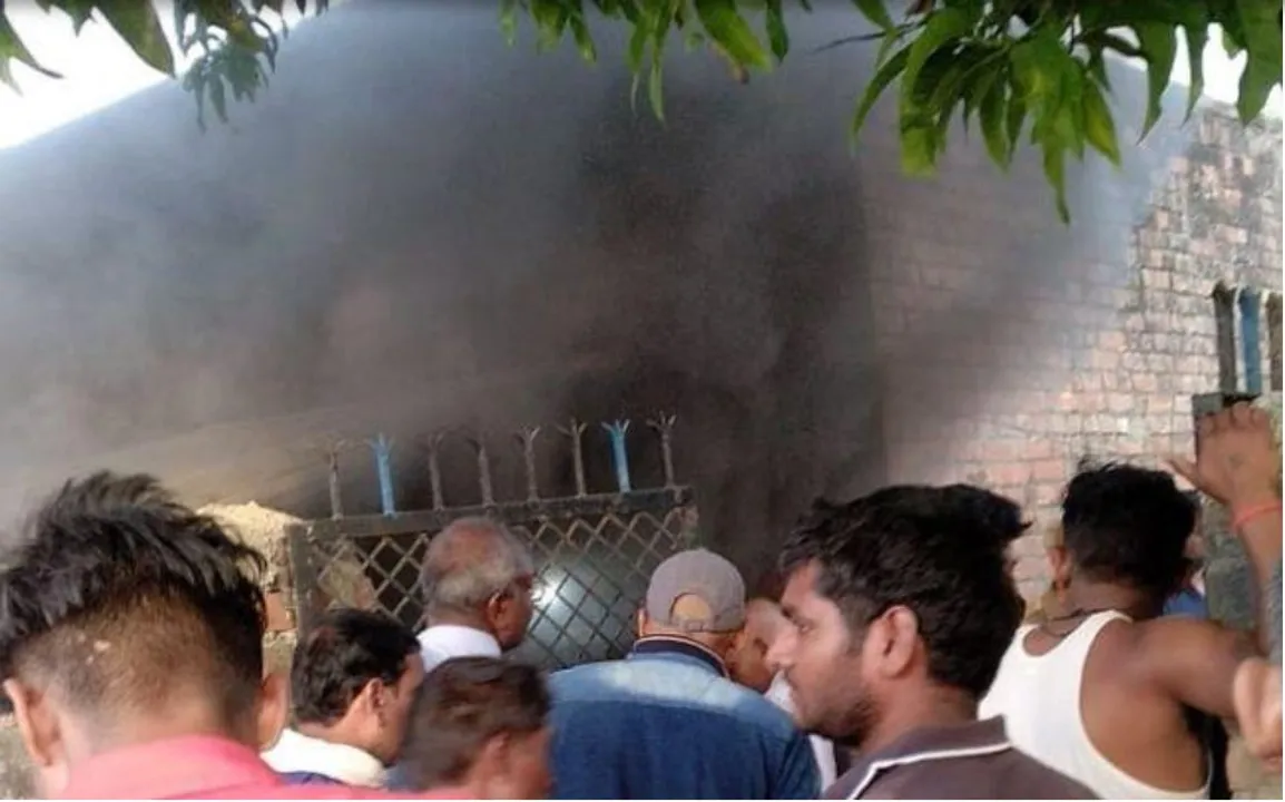  ପ୍ରୟାଗରାଜରେ ଗୋଟିଏ ପରିବାରର ୫ଜଣଙ୍କୁ ହତ୍ୟା । ହତ୍ୟା ପରେ ଘର ପୋଡିଦେଲେ ଦୁର୍ବୃତ୍ତ