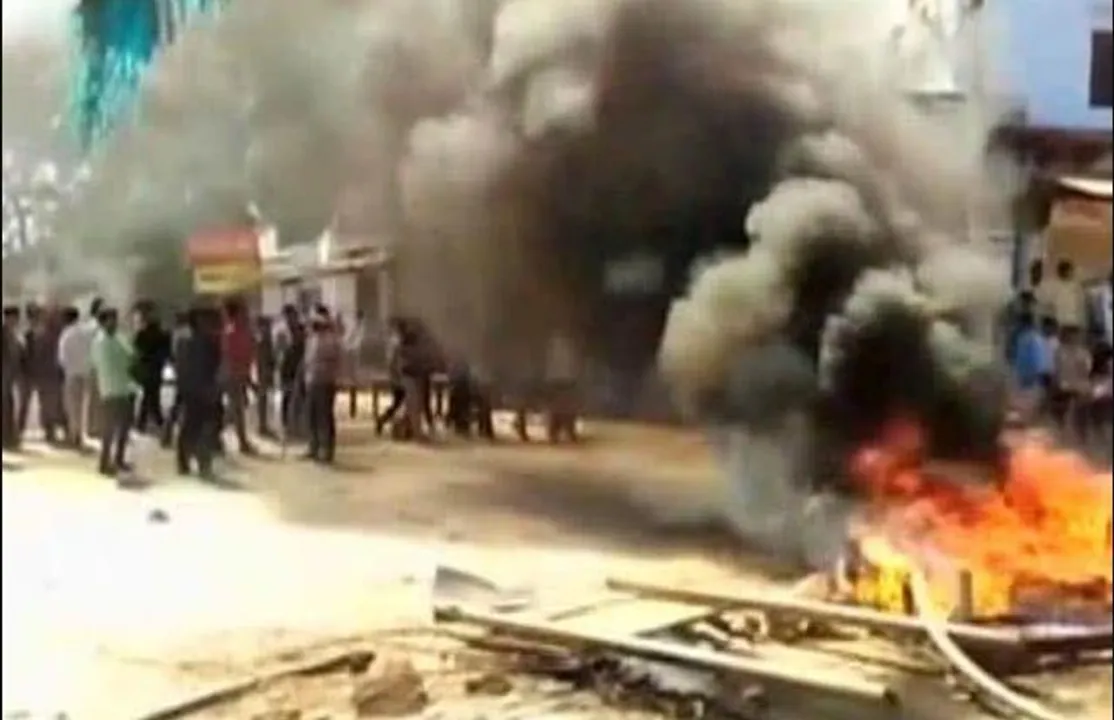  ରାଜସ୍ଥାନ ଭରତପୁରରେ ପୁଣି ଗୋଷ୍ଠୀ ସଂଘର୍ଷ । ଗାଡି ଭଙ୍ଗାରୁଜା କଲେ ହିଂସାକାରୀ, ଅନେକ ଆହତ