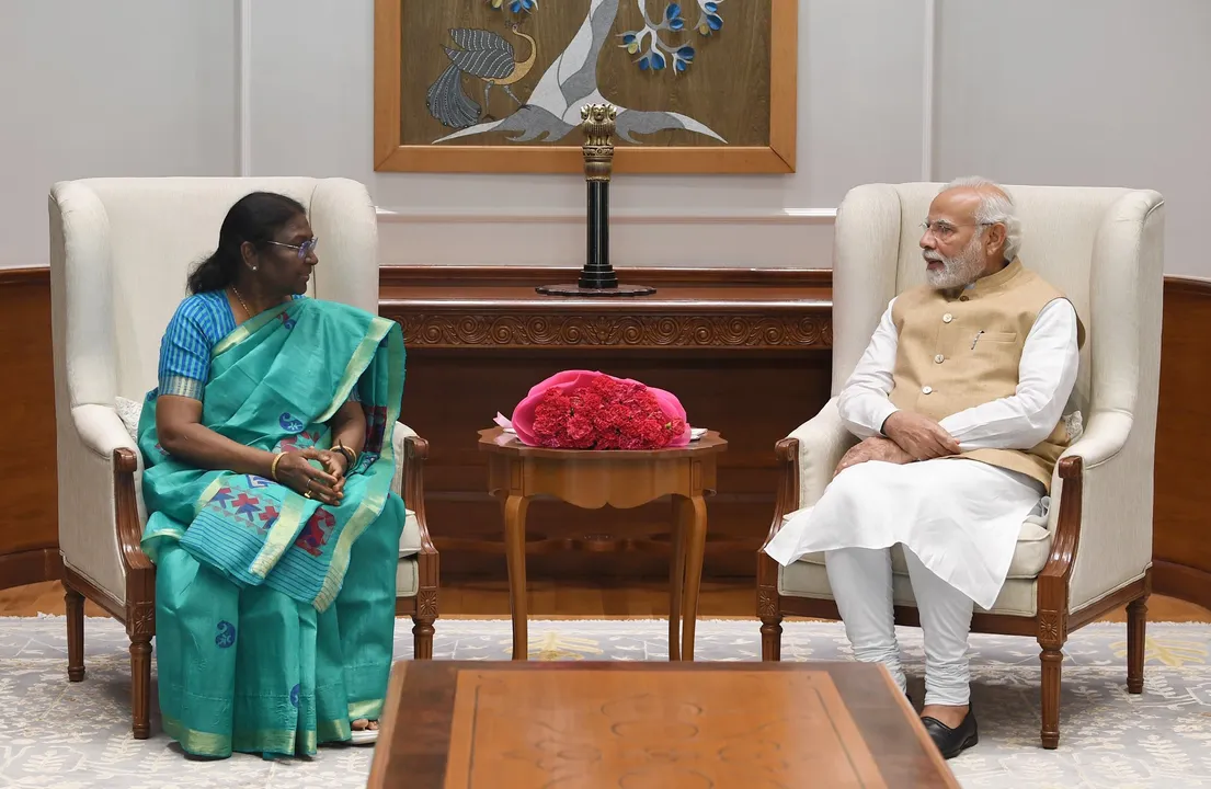  ଦିଲ୍ଲୀରେ ପ୍ରଧାନମନ୍ତ୍ରୀ ନରେନ୍ଦ୍ର ମୋଦୀଙ୍କୁ ଭେଟିଲେ ଦ୍ରୌପଦୀ ମୁର୍ମୁ । ଏନଡିଏ ରାଷ୍ଟ୍ରପତି ଭାବେ ସୁଯୋଗ ଦେଇଥିବାରୁ ଜଣାଇଲେ ଧନ୍ୟବାଦ ।