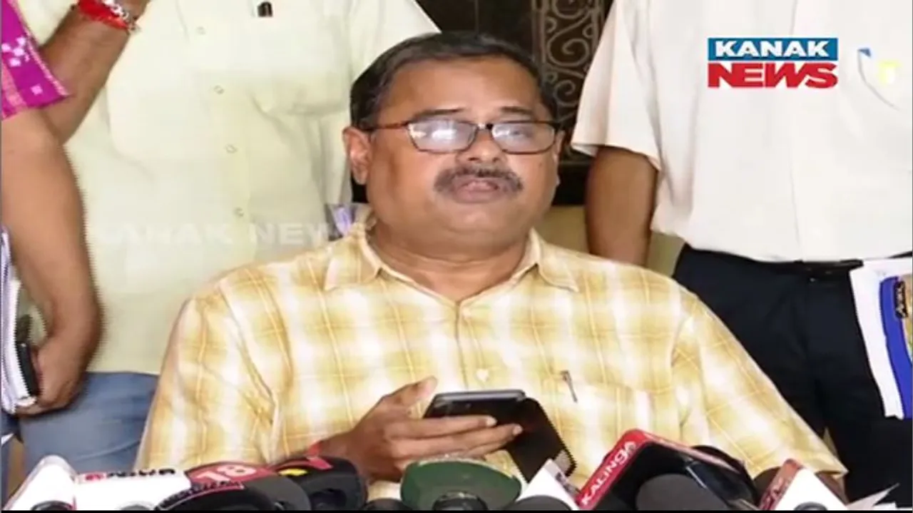  ହୀରାକୁଦରେ ଜଳସ୍ତର ୬୨୬. ୮୭ ଫୁଟ, ୪୦ ଗେଟ ଦେଇ ବନ୍ୟାଜଳ ନିଷ୍କାସିତ ।