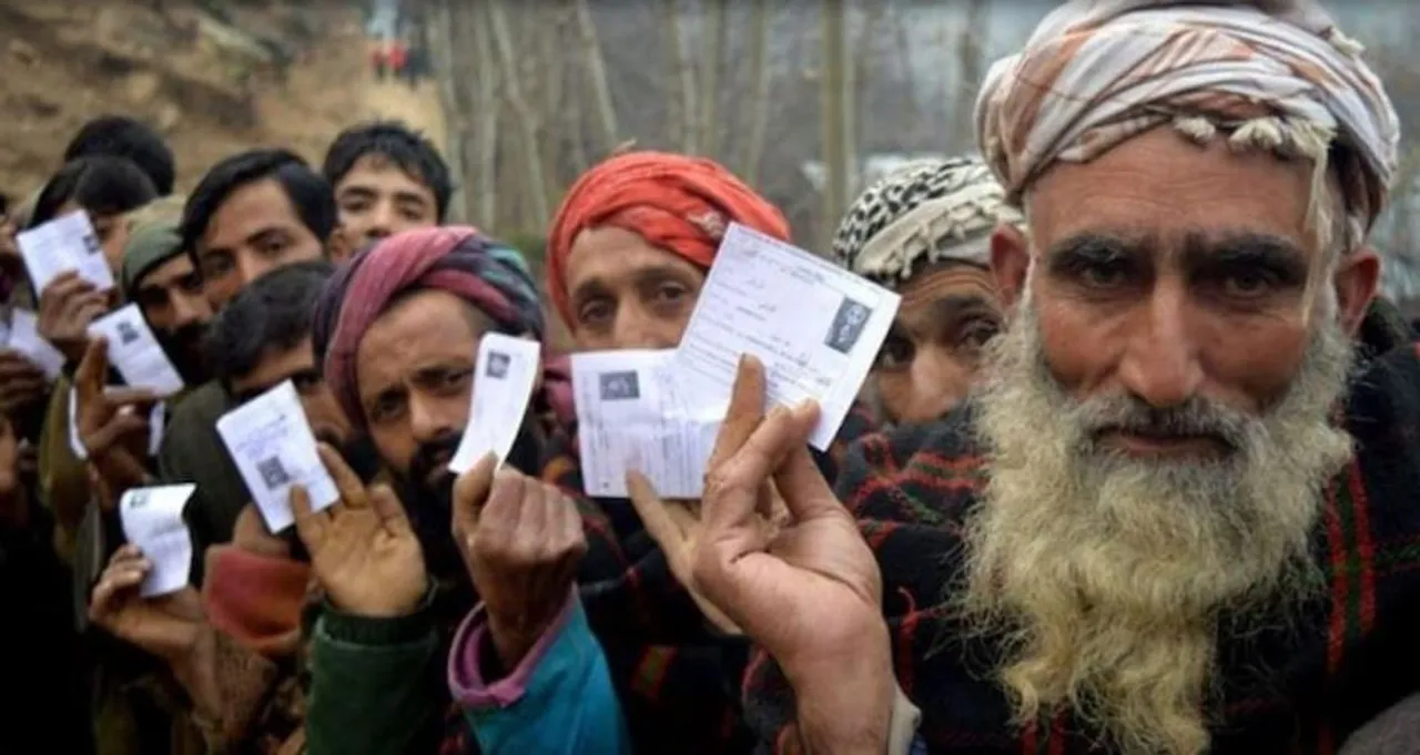  ‘ଜମ୍ମୁ-କାଶ୍ମୀରରେ ବର୍ଷକରୁ ଅଧିକ ସମୟ ରହିଥିଲେ ଭୋଟ ଦେଇପାରିବେ’: ନିଷ୍ପତ୍ତିକୁ ନେଇ ହଙ୍ଗାମା