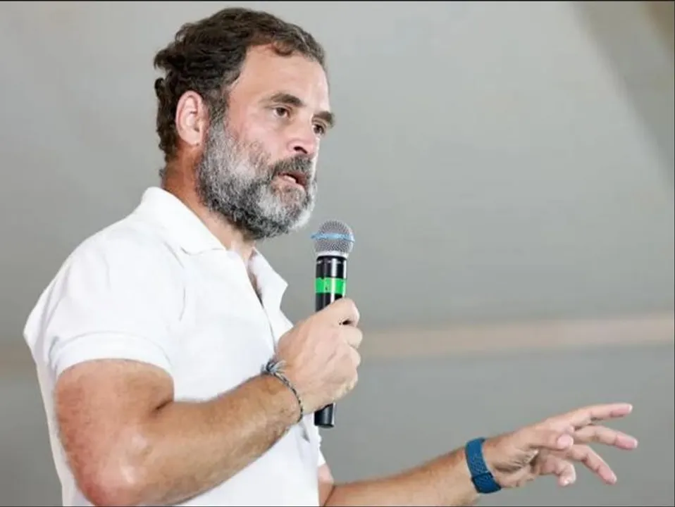  କାଶ୍ମୀର ଘାଟିରେ ଟାର୍ଗେଟ କିଲିଂକୁ ନେଇ ବିଜେପି ଉପରେ ବର୍ଷିଲେ ରାହୁଲ ଗାନ୍ଧୀ । କହିଲେ , ନିଜ ଦେଶରେ ଶରଣାର୍ଥୀଙ୍କ ଭଳି ରହୁଛନ୍ତି କାଶ୍ମୀର ପଣ୍ଡିତ