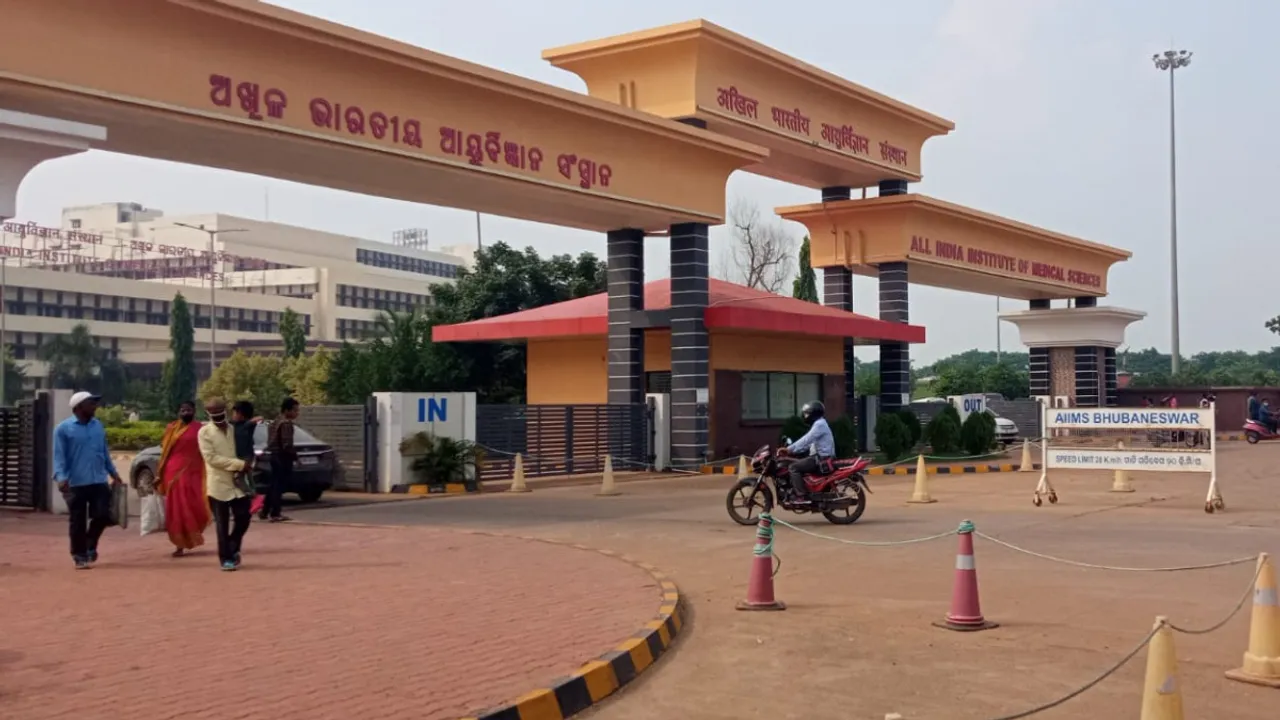  ବିବାହ କରିବାକୁ କହି ରଖିଥିଲେ ଶାରିରୀକ ସଂପର୍କ, ଏବେ ପ୍ରତାରଣ କରିବା ଅଭିଯୋଗରେ ବାନ୍ଧିଲା ପୋଲିସ