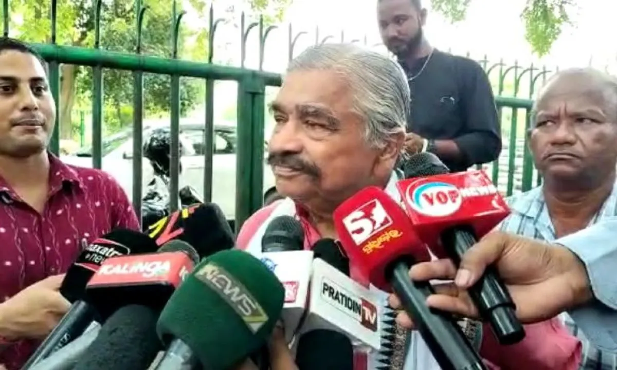  କଳିଙ୍ଗ ଷ୍ଟାଡିୟମରେ ସୁର ରାଉତରାୟଙ୍କୁ ଅପମାନ ! ଗେଟ ପାଖରୁ ବାହାରକୁ ବାହାର କରିଦେଲେ ସୁରକ୍ଷାକର୍ମୀ