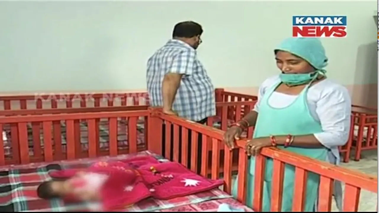  ଅନାଥ ପିଲାଙ୍କୁ ପରିଚୟ ଦେଉଛି ସୁନ୍ଦରଗଡ଼ ଜିଲ୍ଲାର ପୋଷ୍ୟସନ୍ତାନ କେନ୍ଦ୍ର ଦିଶା ଓ କାର।। ୫ ବର୍ଷରେ ୨୧ ଶିଶୁଙ୍କୁ କୋଳେଇ ନେଲେଣି ଦମ୍ପତି। 