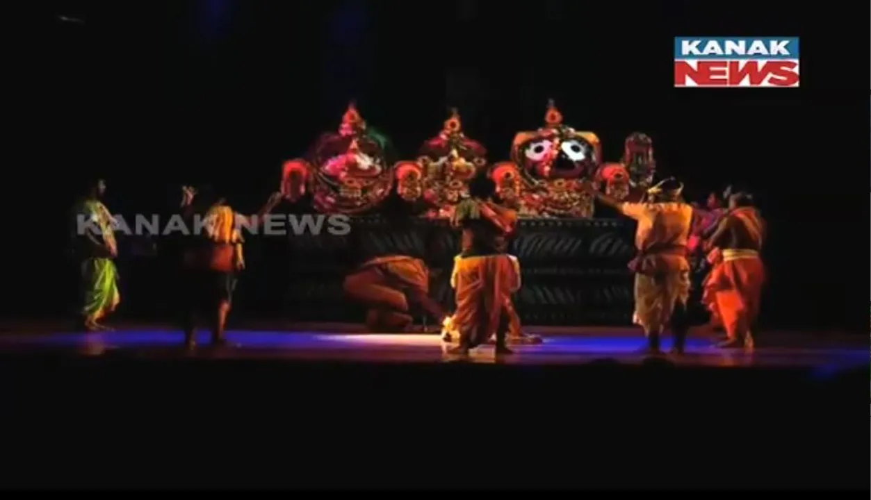  ବେଙ୍ଗାଲୁରୁରେ ପ୍ରଦର୍ଶିତ ହେଲା ‘ଆହେ ନୀଳ ଶଇଳ’। ଓଡିଆ ସହ କନ୍ନଡ ବାସିନ୍ଦା କଲେ ପ୍ରଶଂସା।