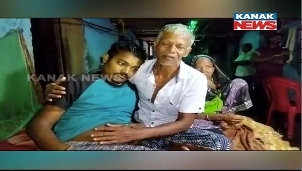  ପୁଅର ଜୀବନ ବଞ୍ଚାଇବାକୁ ନିଜ କିଡନୀ ଦାନ କଲା ବାପା। ପ୍ରତିରୋପଣ ପାଇଁ ଦରକାର ୮ରୁ ୧୦ ଲକ୍ଷ ଟଙ୍କା।