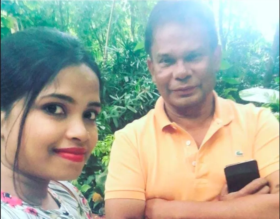  ଖୋଲୁଛି ରାଣି ମହୁମାଛି ଅଚ୍ଚର୍ନାଙ୍କ ଗୁମର : ରାଜନେତା, ବିଲଡର, ବ୍ୟବସାୟୀଙ୍କ ସହ ସମ୍ପର୍କକୁ ନେଇ ଚର୍ଚ୍ଚା; ଦିଲ୍ଲୀପ ରାୟଙ୍କ ସହ ଫଟୋ ଭାଇରାଲ