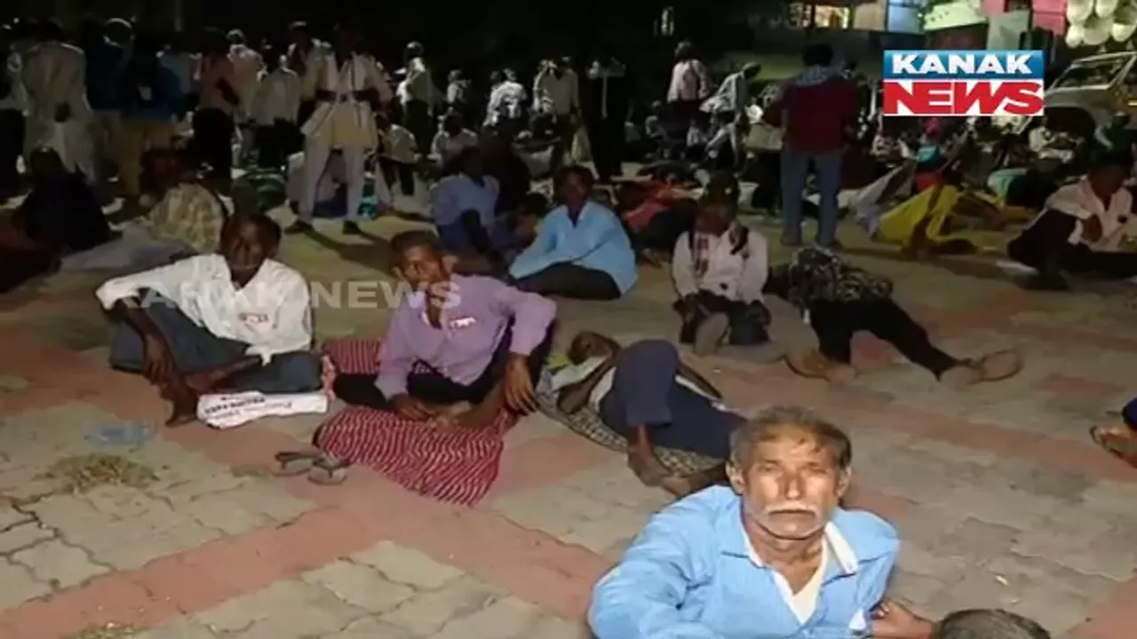  ନବନିର୍ମାଣ ସଙ୍ଗଠନର ଆନ୍ଦୋଳନ : ବାଲିଅନ୍ତା ହାଟରୁ ୨୦୦ରୁ ଅଧିକ କର୍ମୀଙ୍କୁ ରାତି ଅଧିଆ ଉଠାଇ ନେଲା ପୁଲିସ