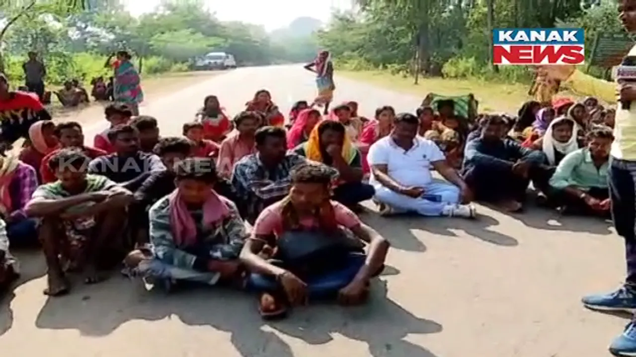  କୋରାପୁଟ ମାଲିପଦର ଏନକାଉଣ୍ଟରକୁ ନେଇ ତେଜିଲା ବିବାଦ। ମୃତଦେହ ପରିବାର ଲୋକଙ୍କୁ ନଦେବାରୁ  ରାସ୍ତା ଅବରୋଧ।